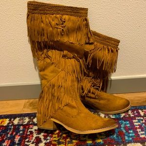 Fringe cowgirl boots